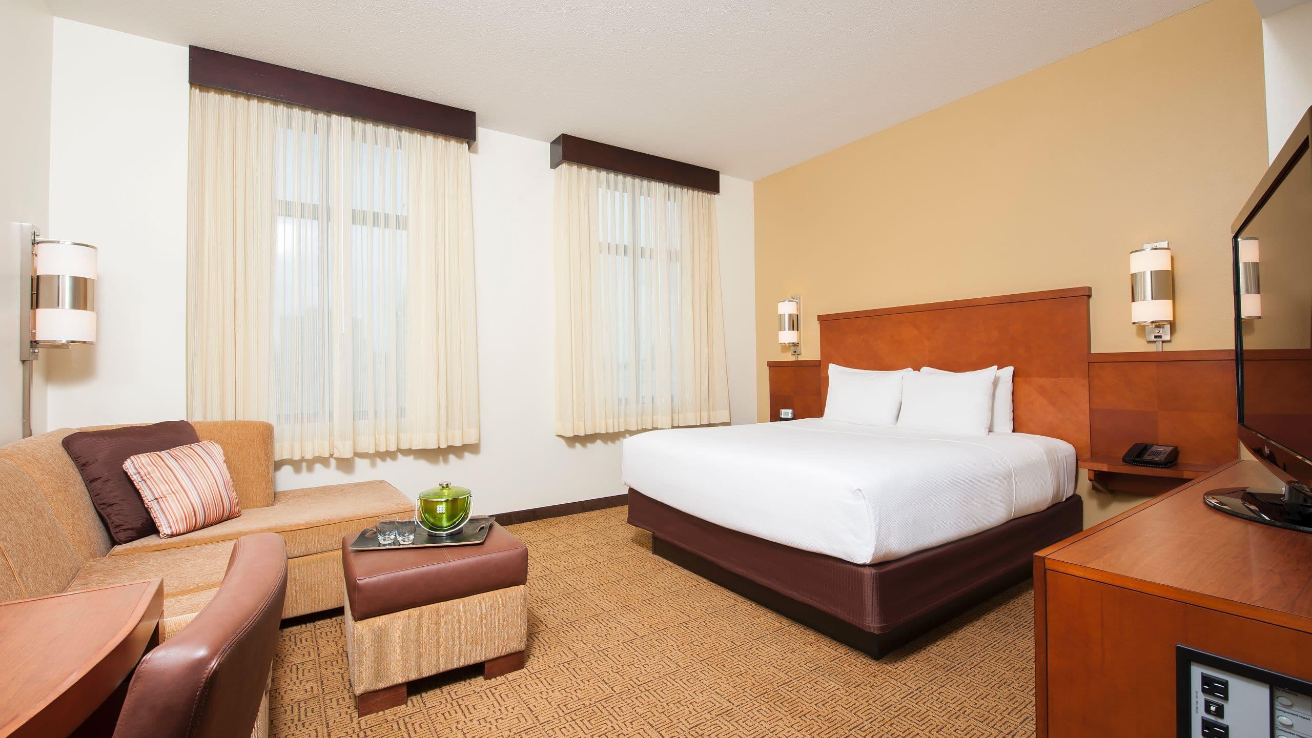 Hyatt Place Downtown Hotel Des Moines