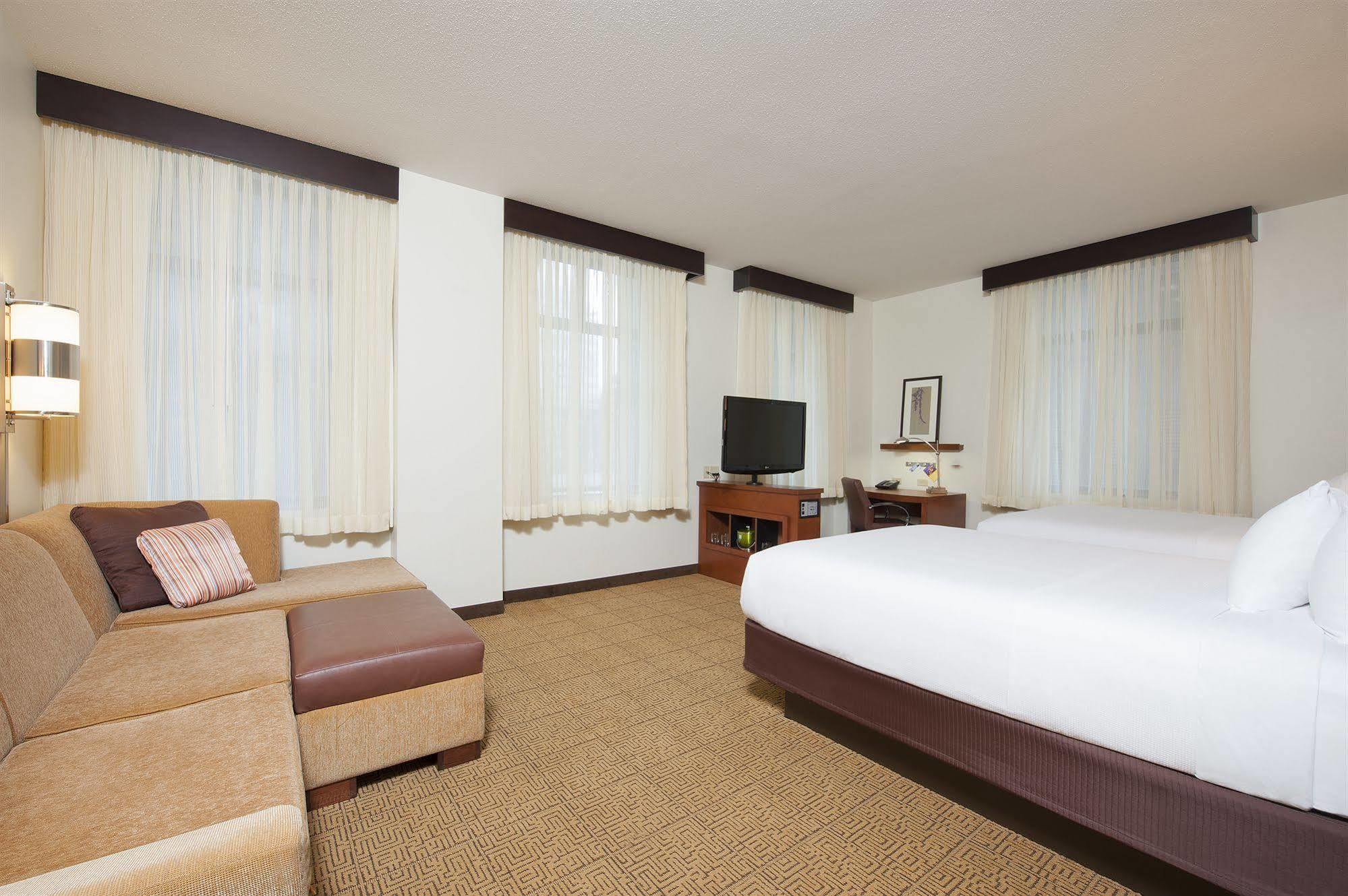 Hyatt Place Downtown Hotel