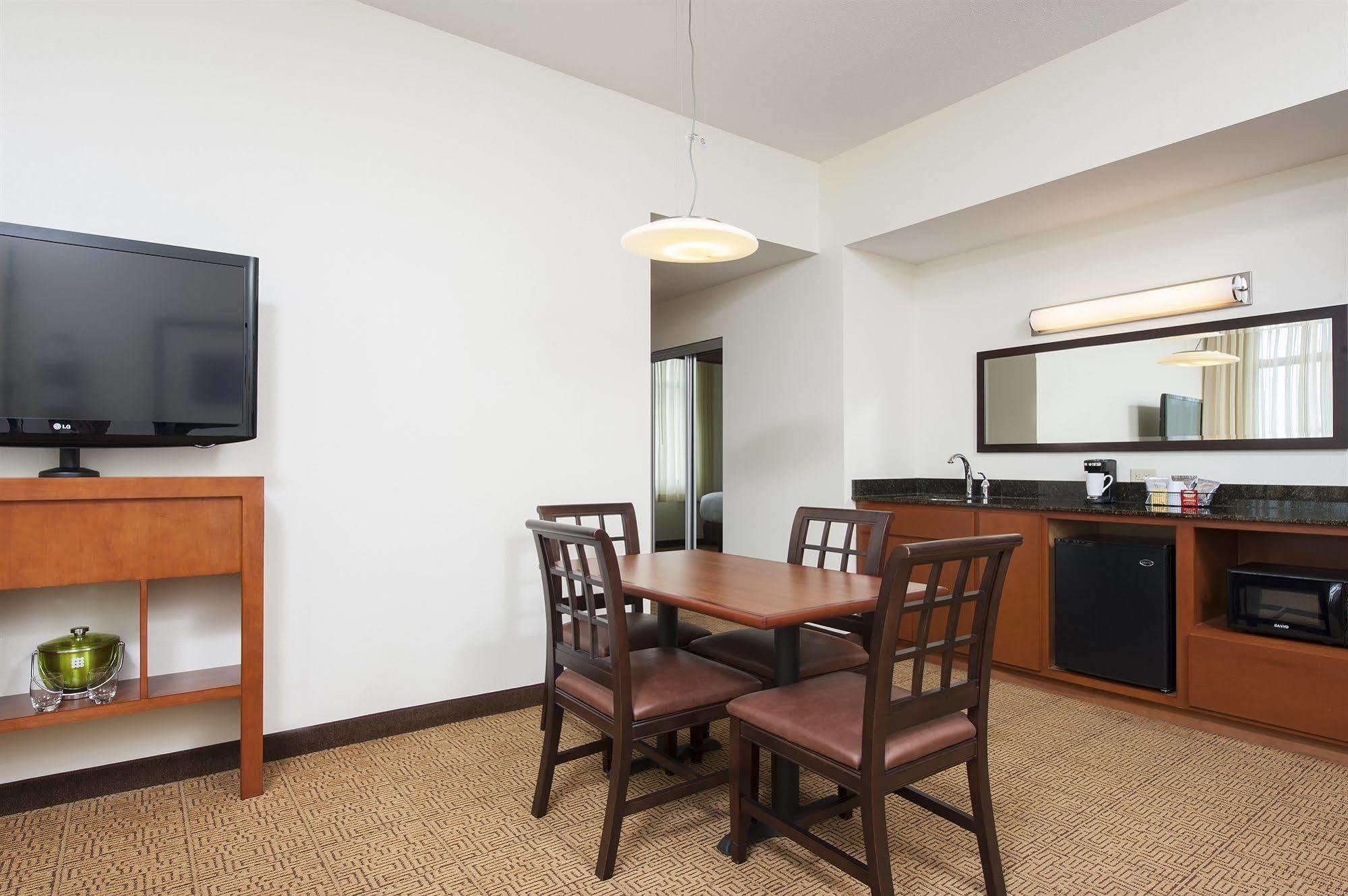 Hyatt Place Downtown 3*